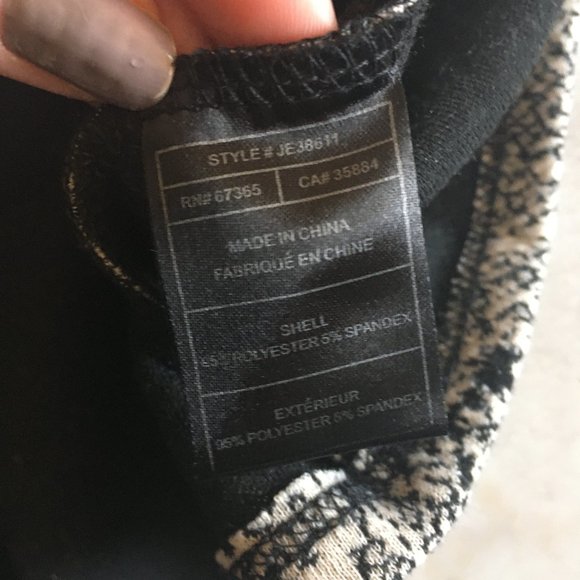 Jack BB Dakota sleeveless black & cream knit fit & flare dress with snake print - Picture 6 of 8